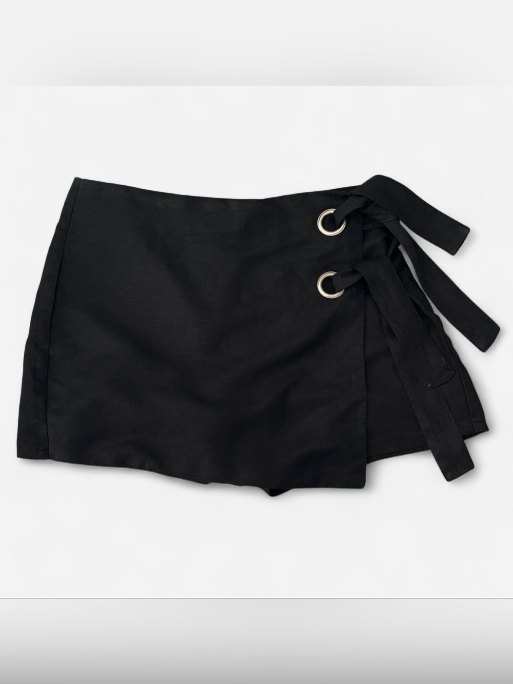Forever 21 black skort